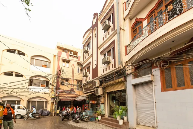 Hotel Sakhi Inn by Urban Galaxy