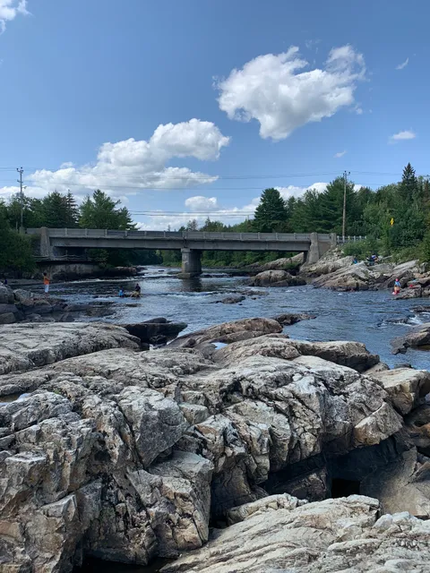 O Cascades De Rawdon