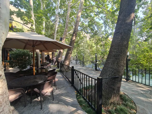 Laleh Kohan Restaurant