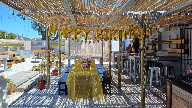 COSMOS Pizza & Cocktails