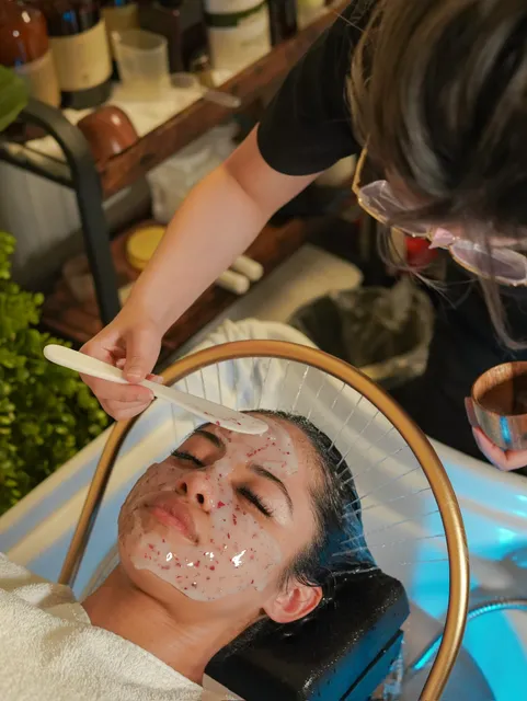 Nhiên Head Spa Nail and Wellness - Houston Vietnamese Head Spa