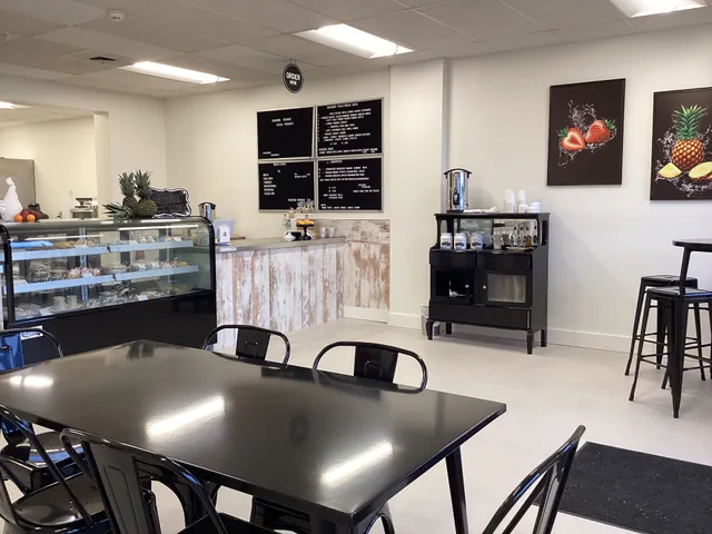 Apple Berries Juice Bar