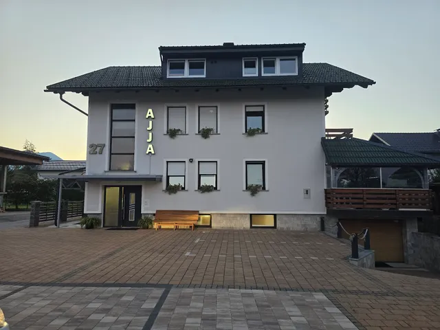 Apartmaji AJJA