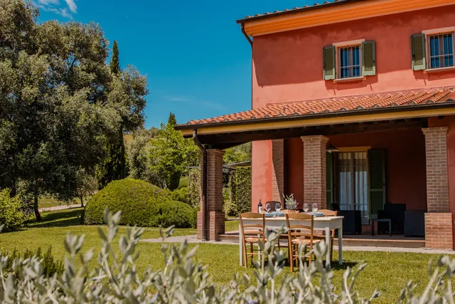 Agriturismo Bio Podere Doganelle - Piscina e Maneggio in Toscana