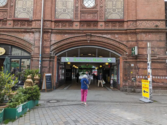 Einkaufsbahnhof Berlin Hackescher Markt