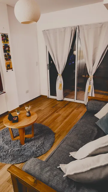 Departamento Tigre luminoso frente a club Hacoaj