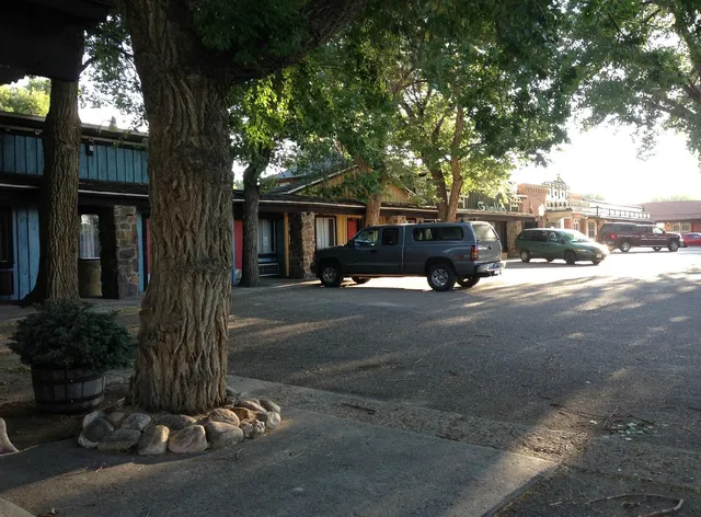 Plains Motel Trading Post Gift Shop & Ice Cream Parlor