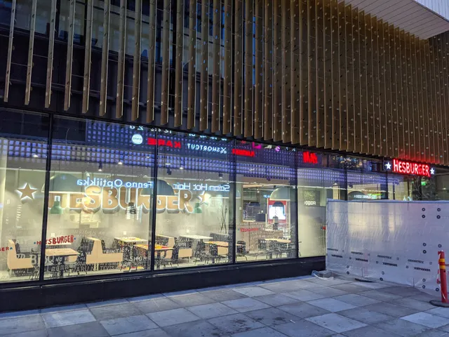 Hesburger Espoo Tapiola Länsituuli