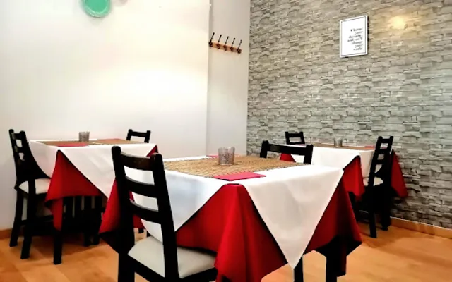 Food Network Fusion Restaurant (HALAL)