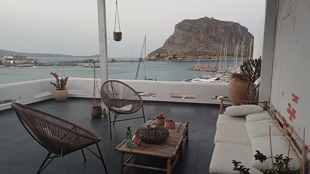 LULU MONEMVASIA