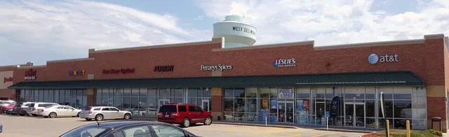 Water Tower Place Shopping Center (Bldg 200)