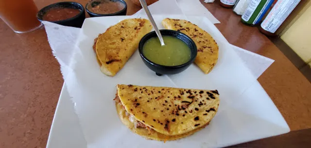 El Malecon Mariscos Estilo Sinaloa