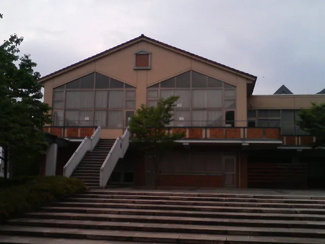 Yamanashi Eiwa College