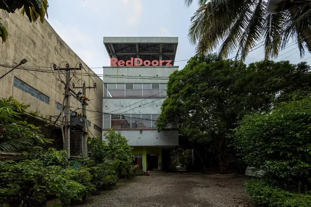 RedDoorz Plus near Jalan Baru Bogor