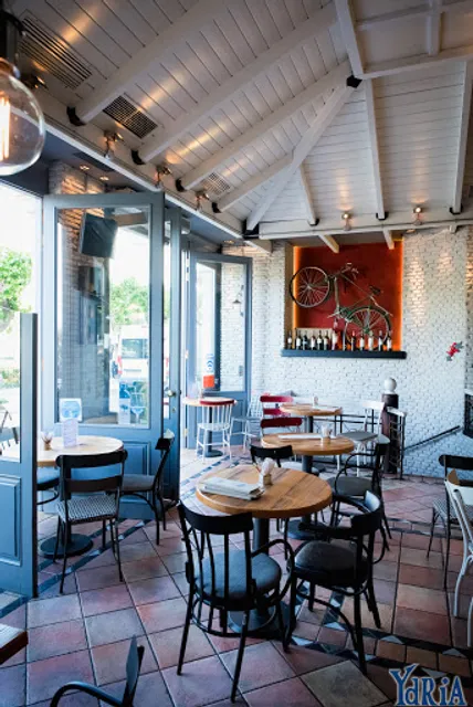 Ydria Cafe - Restaurant