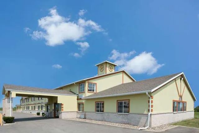 Days Inn by Wyndham Cameron