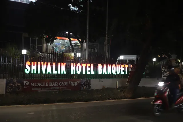 Hotel Shivalik And shoping Complex