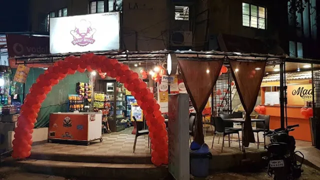 Lovely's Baker Street | Best Burger In Nagpur