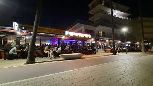 The Music Bar sa coma