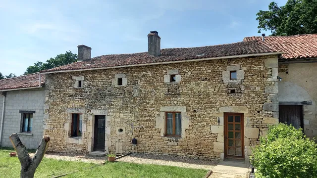 Gîtes des épinoux. 10 min de la vallée des singes. 50 min du futuroscope