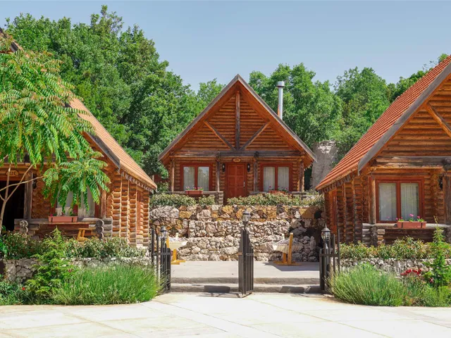 Wood Hills Hotel & Resort