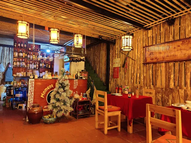 Moment Romantic Restaurant