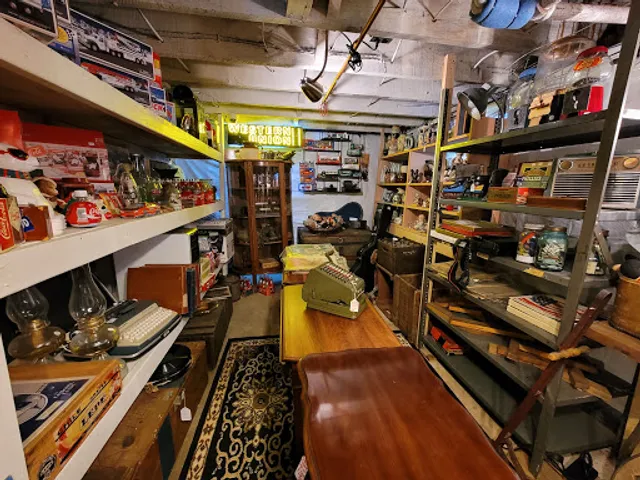 Memories to Treasure Antiques