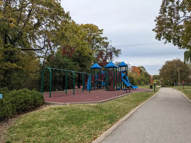 Ruth Porter Mall Park (St. Vincent Greenway)