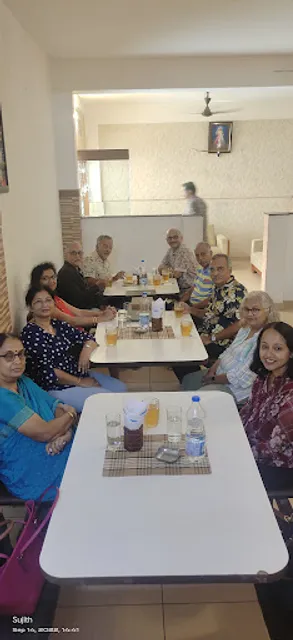 Hotel Pankaj and cool bar