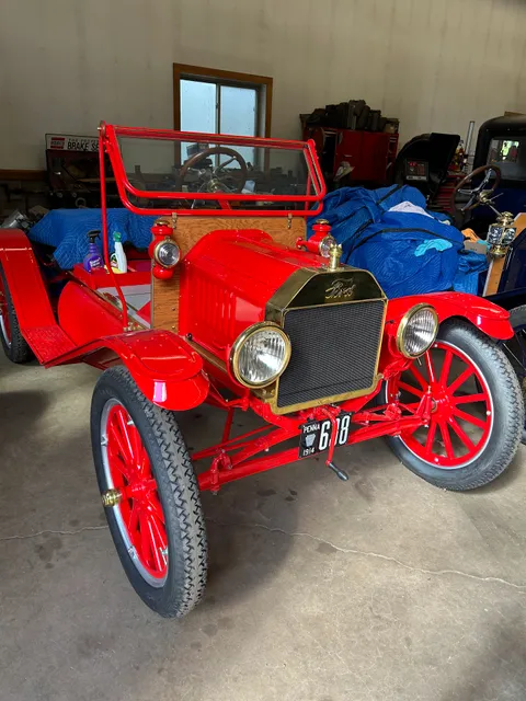 Phillips Corner Garage