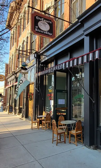 River's Edge Grille & Tavern