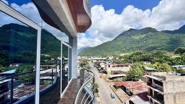 Caruzo Hotel And Suites