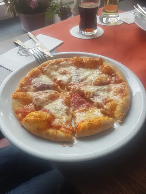 LaPerla Restaurant & Pizza Taxi