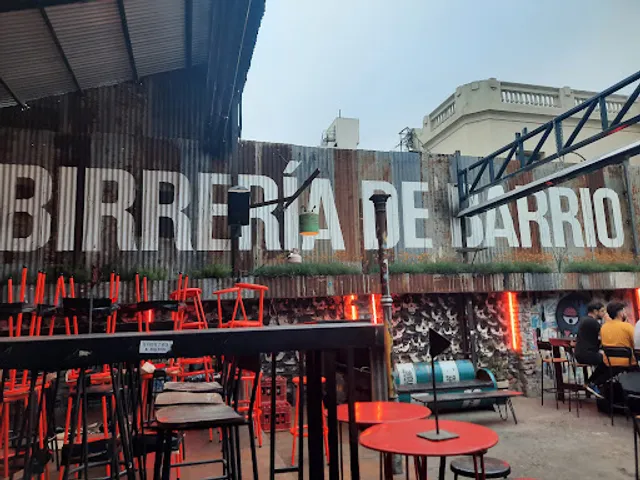 Cochera – Birrería de barrio