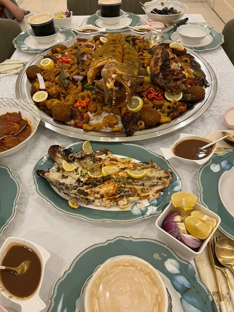 مطعم سمك طازة