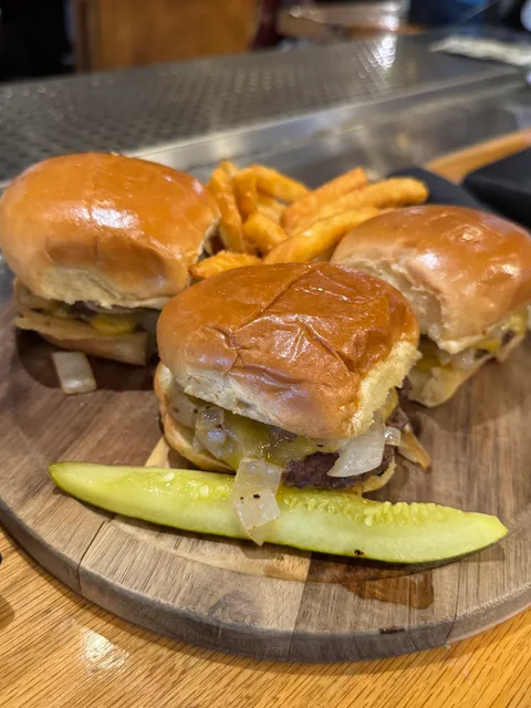 Celebrities Bar & Grill