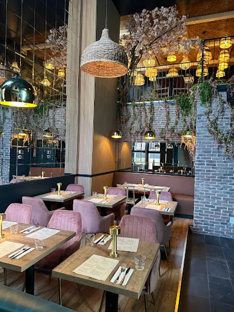 Aleria - Christmas On Queen