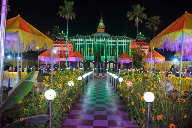 Townhall Party Palace and hotel peace garden