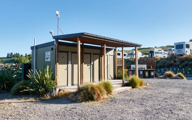 Lakes Edge Holiday Park Camping Ground