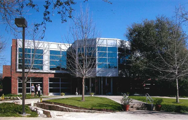 J. E. and L. E. Mabee Library