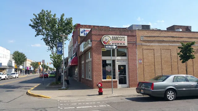 Amicci's Pizza