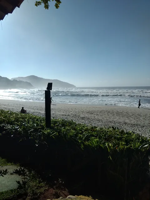 Bee Residencial Camburi Pousada