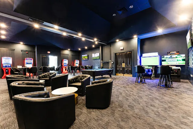 55 Bistro Bar at Sea Trail Golf Resort & Sunset Slice