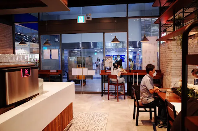 B&C Bakery Busan stn.