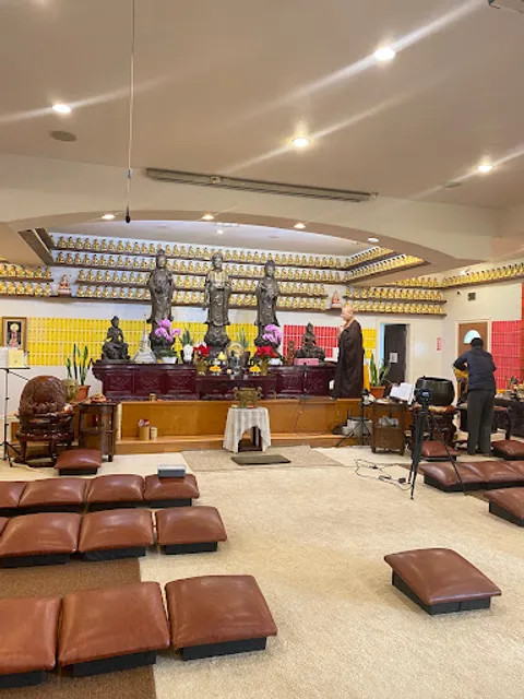 Lu Mountain Temple / Bodhi Light International