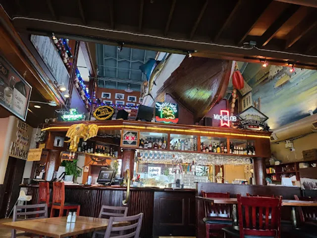 Shady Island Seafood Bar & Grill