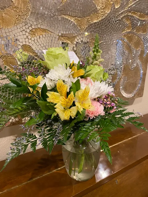 Shallowater Flowers & Gifts