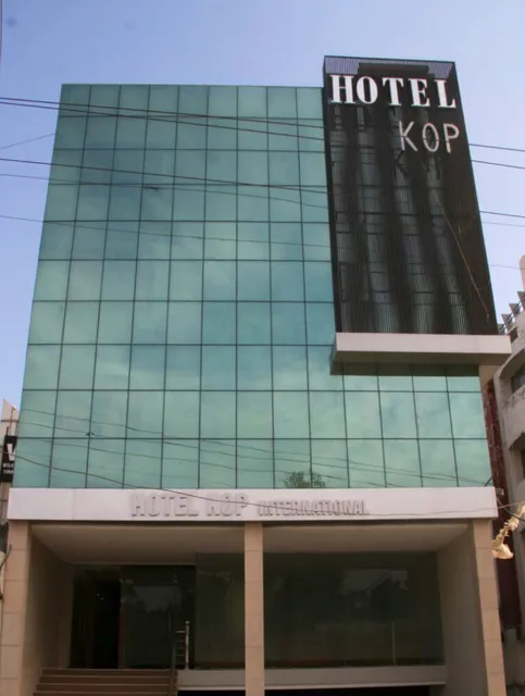 Super OYO Collection O KOP INTERNATIONAL