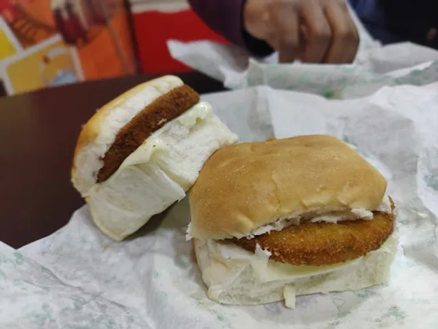 Goli Vada Pav