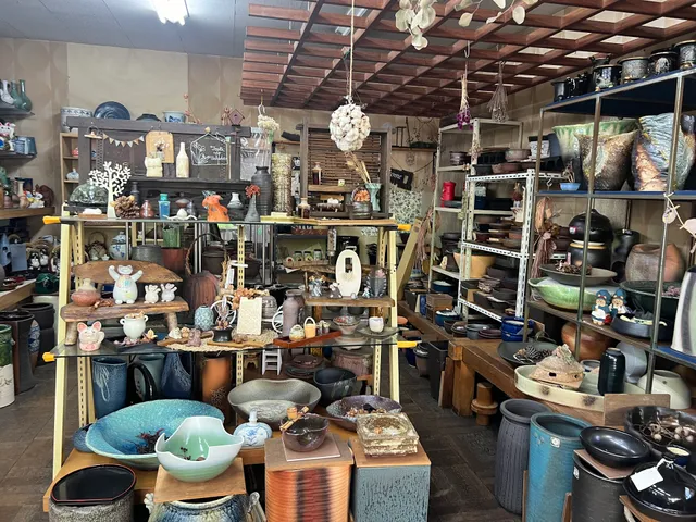 陶器専門店とうきのうちだ